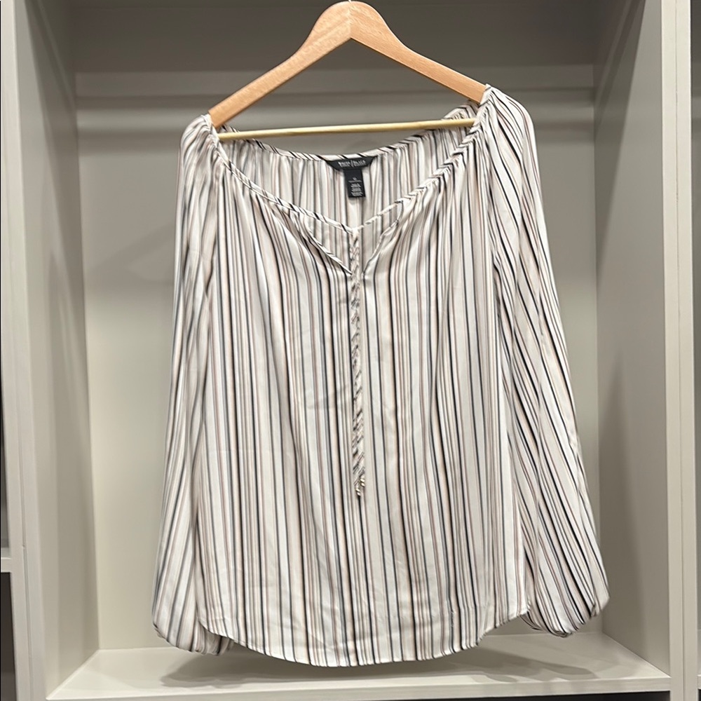 White House Black Market Buttoned 3/4 Sleeve Blouse